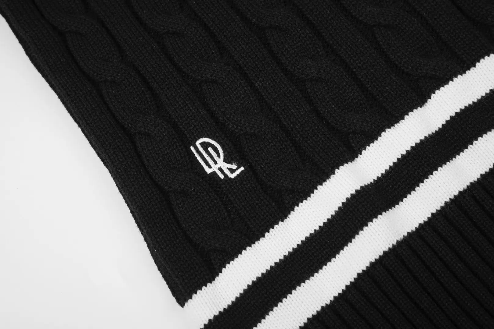 Cricket Stripe Cable-Knit V-Neck Sweater D17521656 — view 4