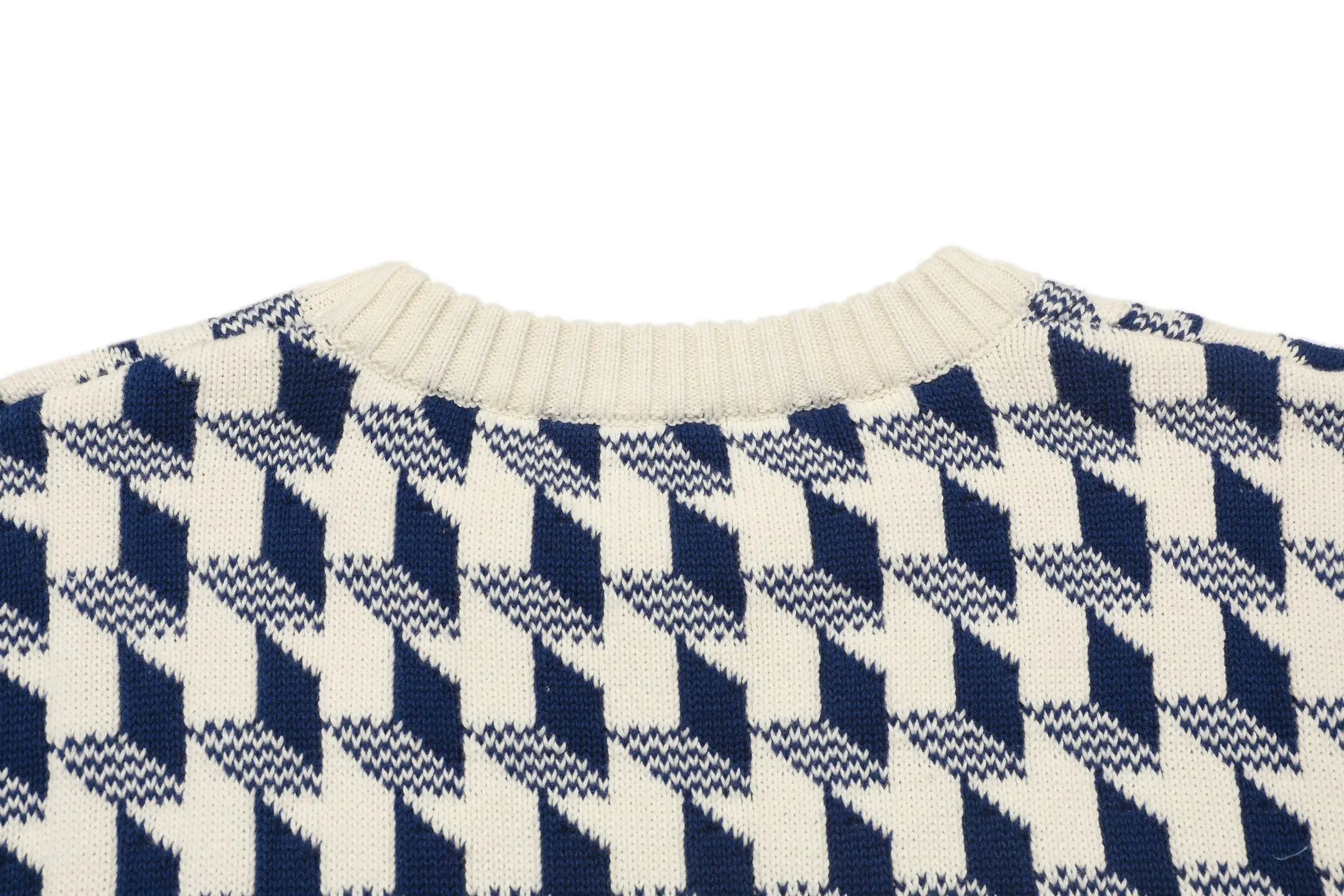 Houndstooth Jacquard Wool Crew-Neck Sweater D21019803 — view 5