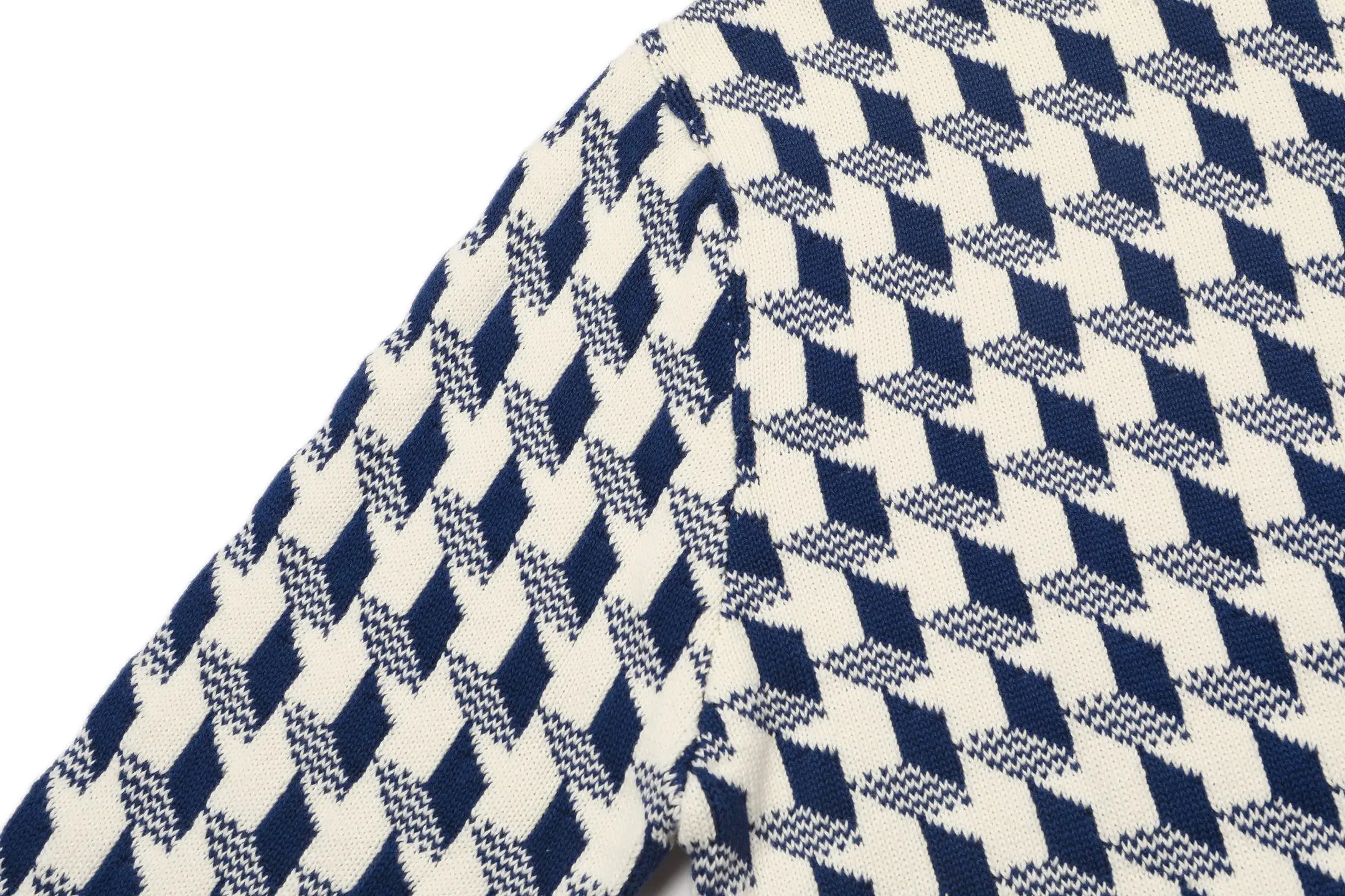 Houndstooth Jacquard Wool Crew-Neck Sweater D21019803 — view 6