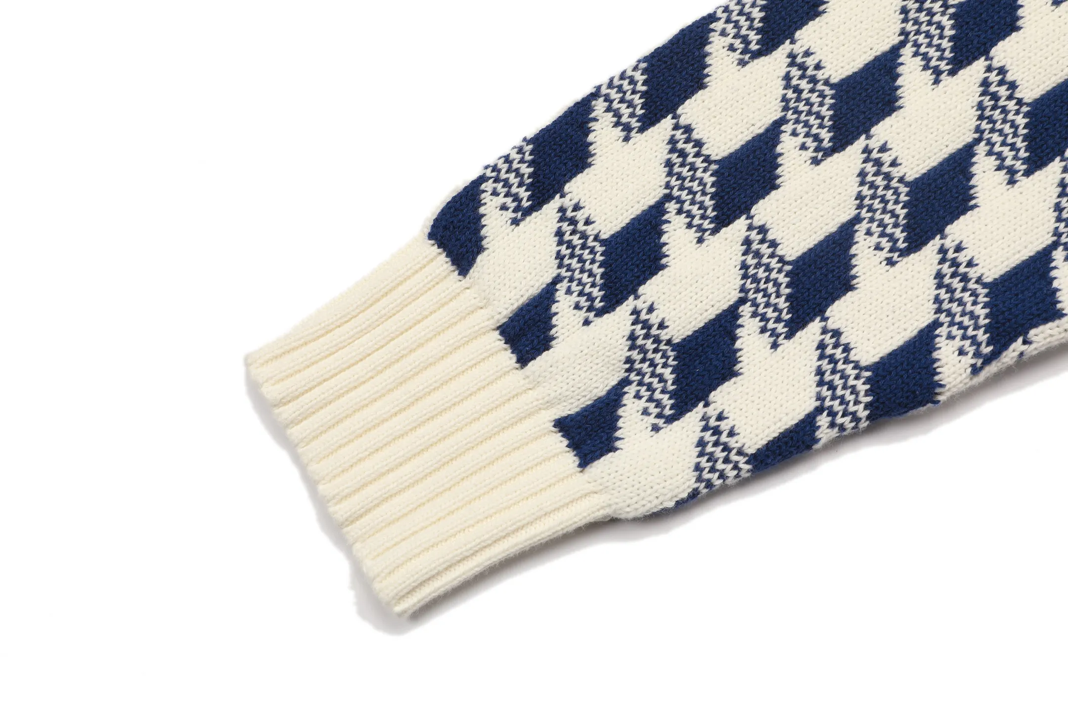 Houndstooth Jacquard Wool Crew-Neck Sweater D21019803 — view 9