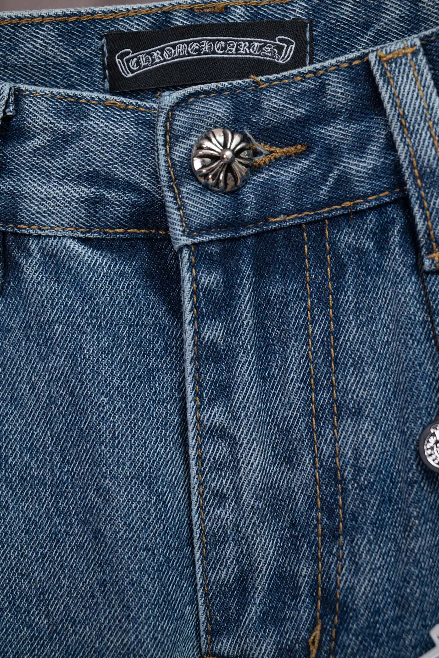 Cross-Patch Straight-Leg Jeans D18019779 — view 7