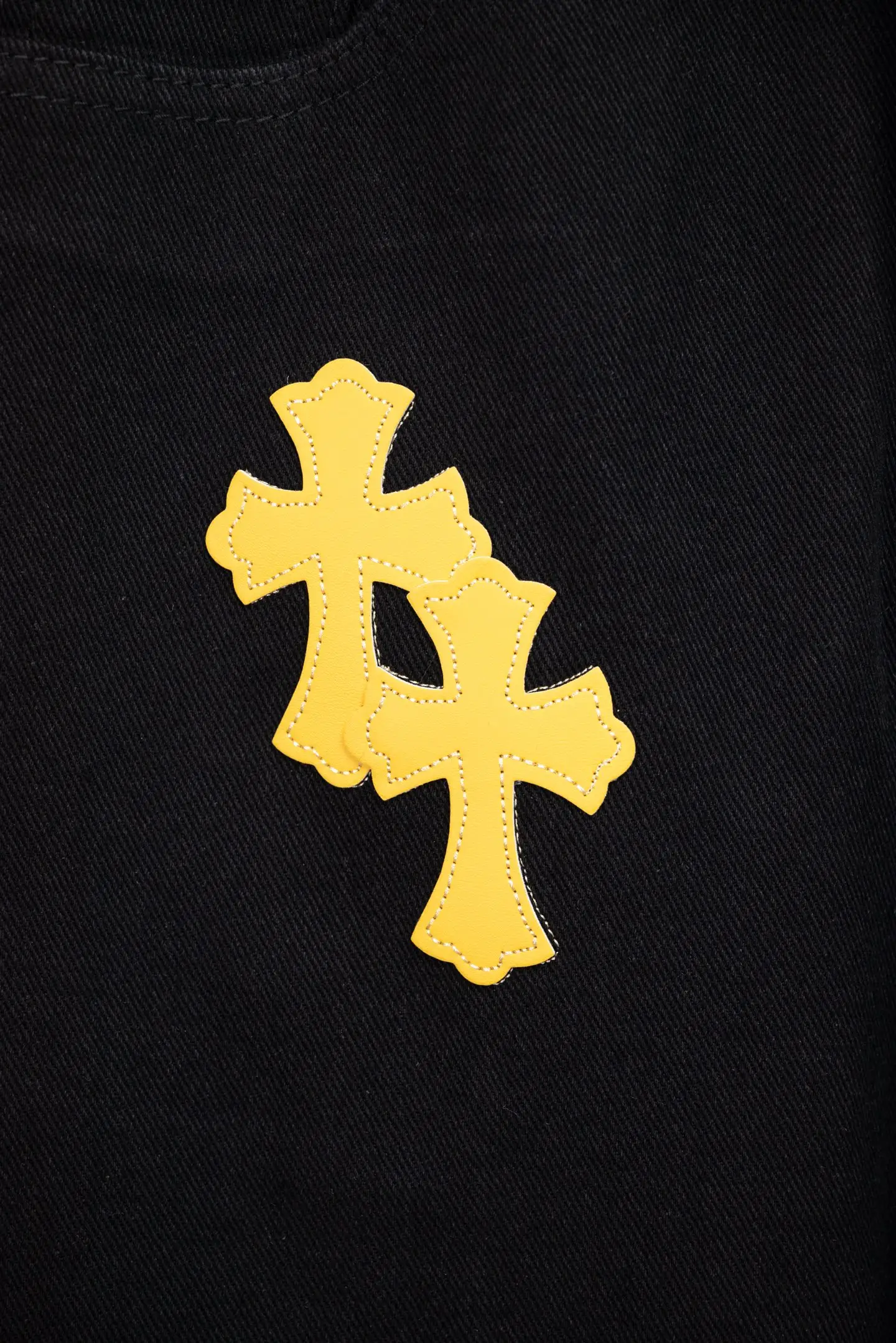 Cross Patch Straight-Leg Jeans D18019775 — view 7