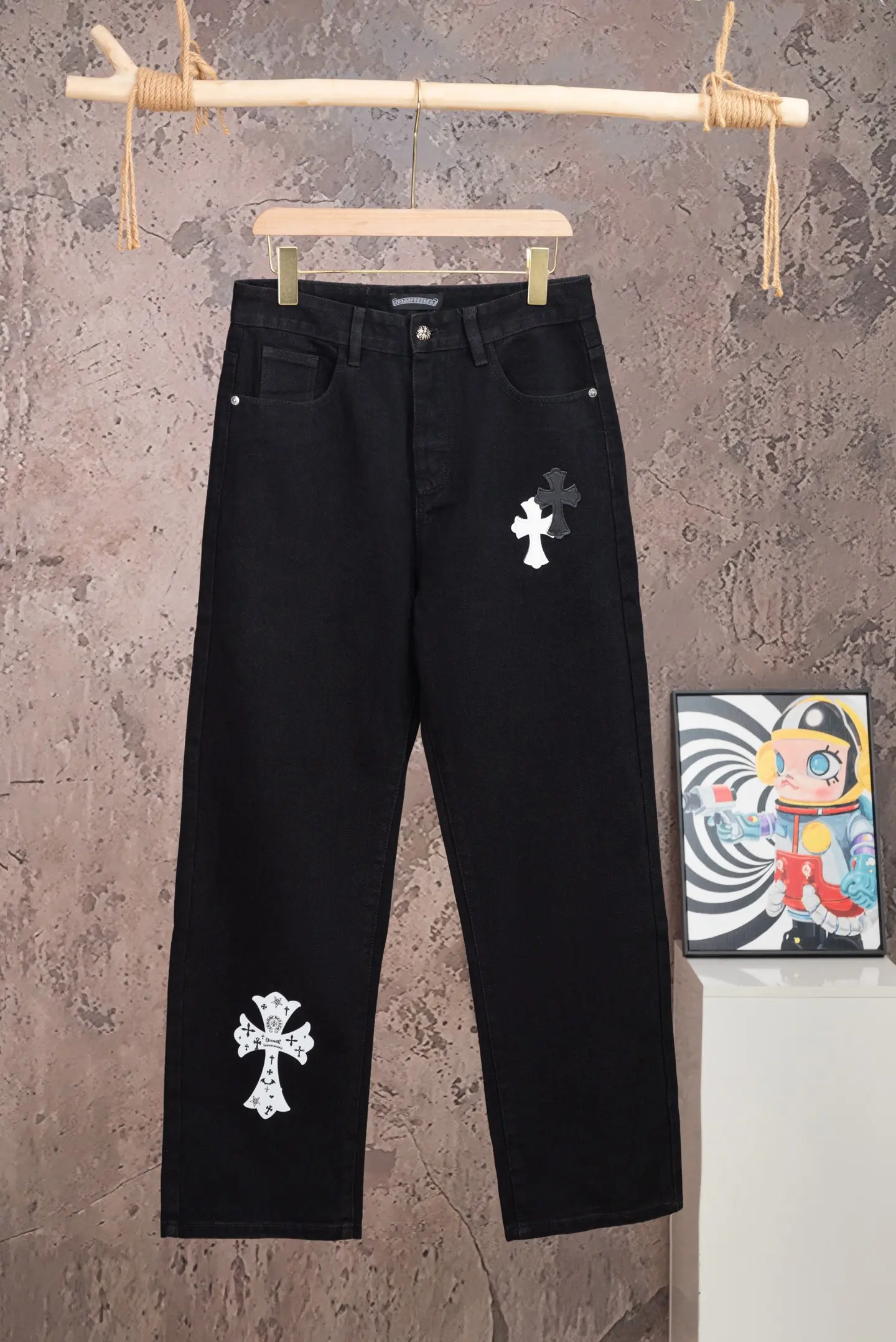 Cross-Patch Straight-Leg Jeans D18019772