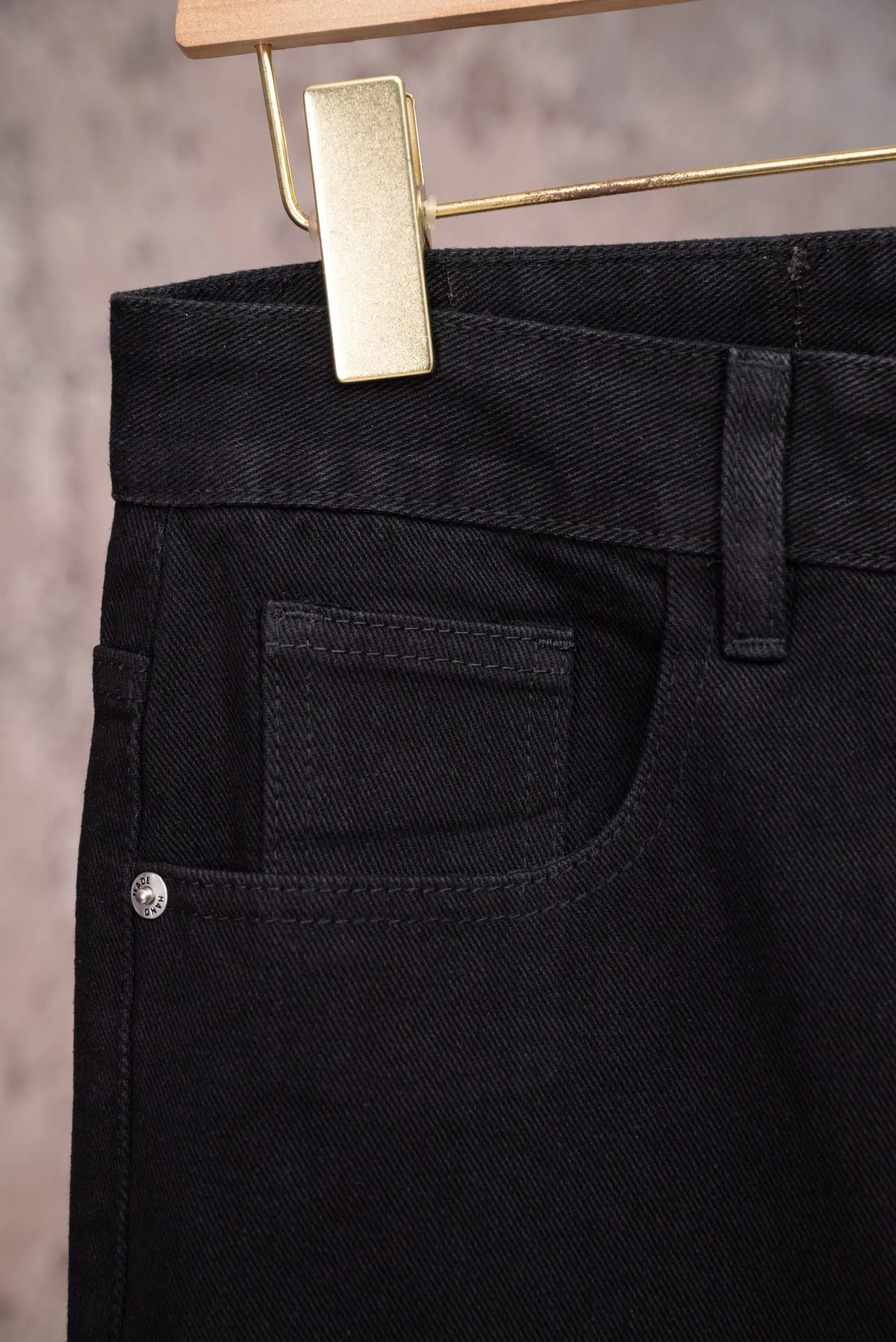 Cross-Patch Straight-Leg Jeans D18019772 — view 5