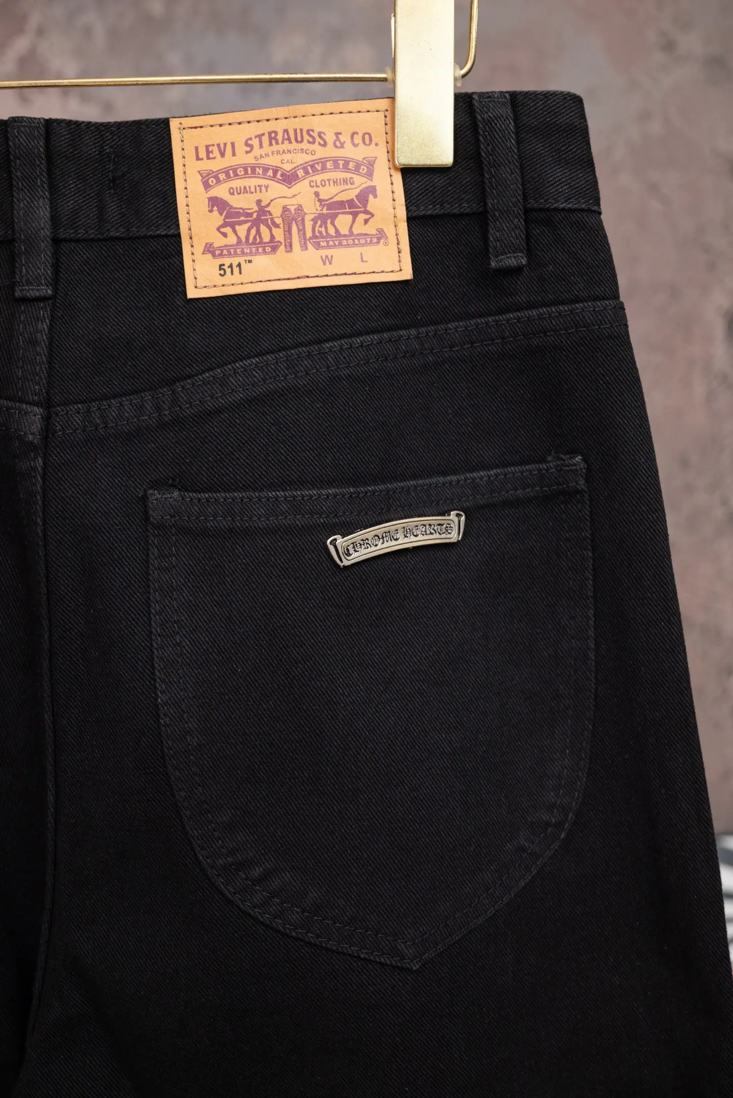 Cross-Patch Straight-Leg Jeans D18019772 — view 6