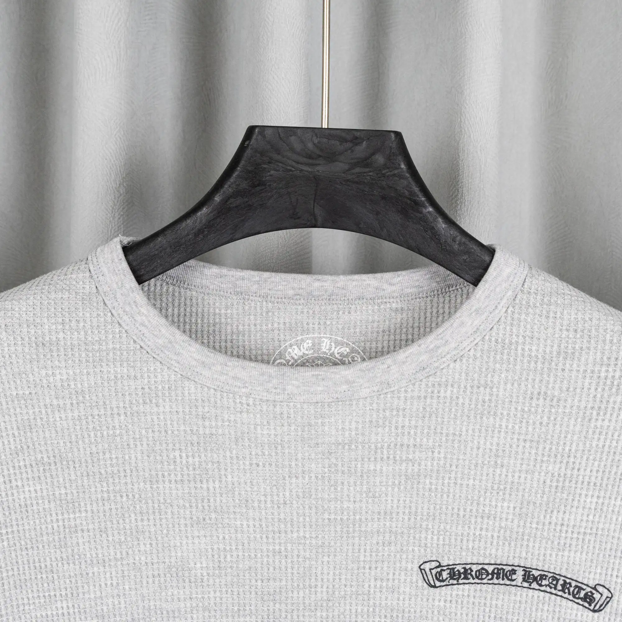 Logo-Print Waffle-Knit Long-Sleeved T-Shirt D19019744 — view 5