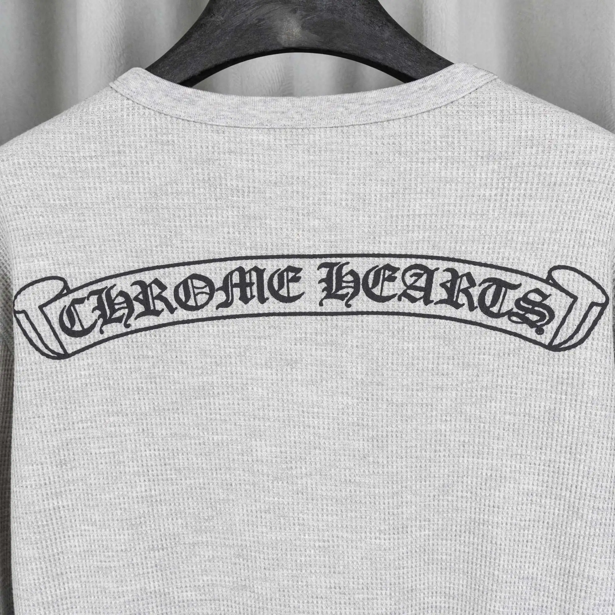 Logo-Print Waffle-Knit Long-Sleeved T-Shirt D19019744 — view 7