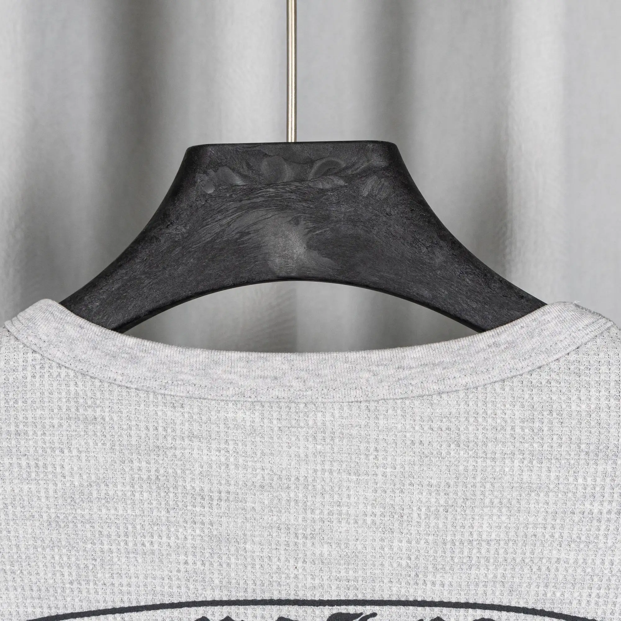 Logo-Print Waffle-Knit Long-Sleeved T-Shirt D19019744 — view 9