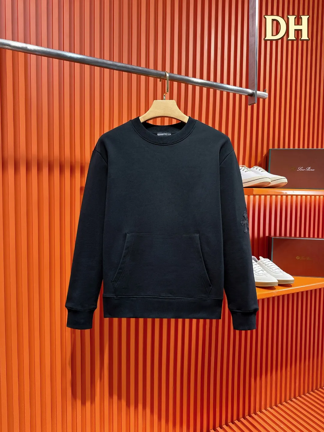 Leather Cross Patch Crew-Neck Sweatshirt D19519695