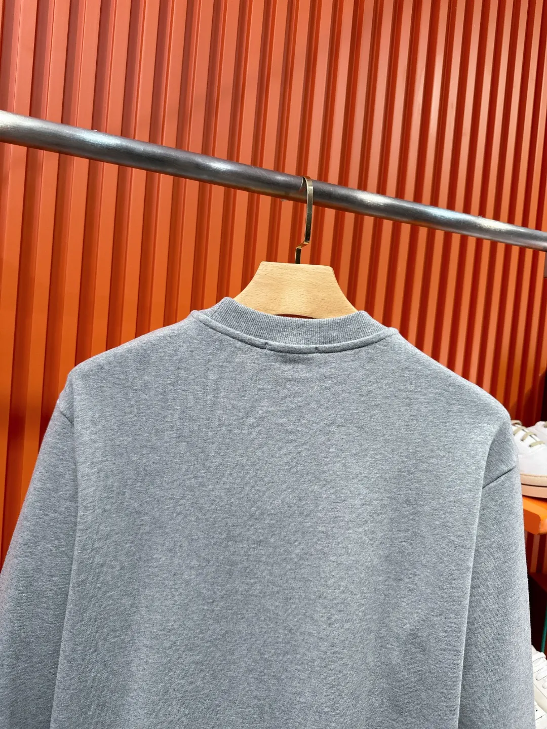 Logo Embroidered Crew-Neck Sweatshirt D19519691 — view 11