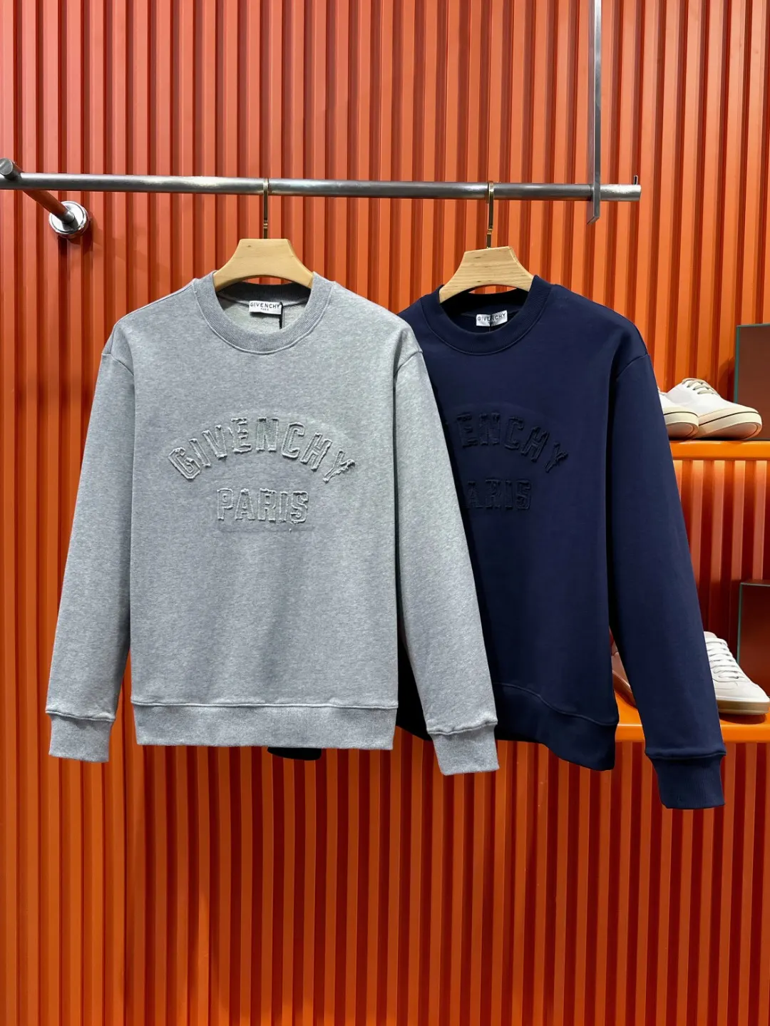 Givenchy Paris Logo Embroidered Sweatshirt D19519692 — view 3