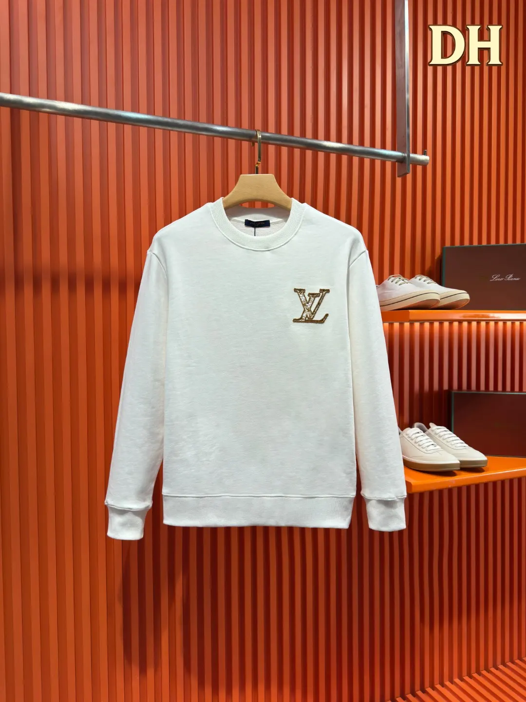 Embroidered Logo Crew-Neck Sweatshirt D19519703