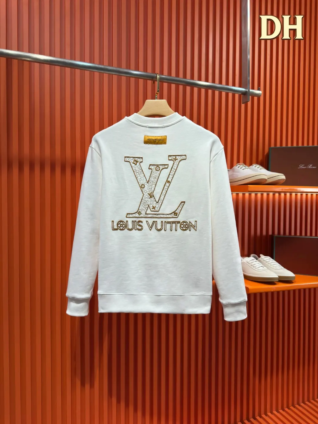Embroidered Logo Crew-Neck Sweatshirt D19519703 — view 2