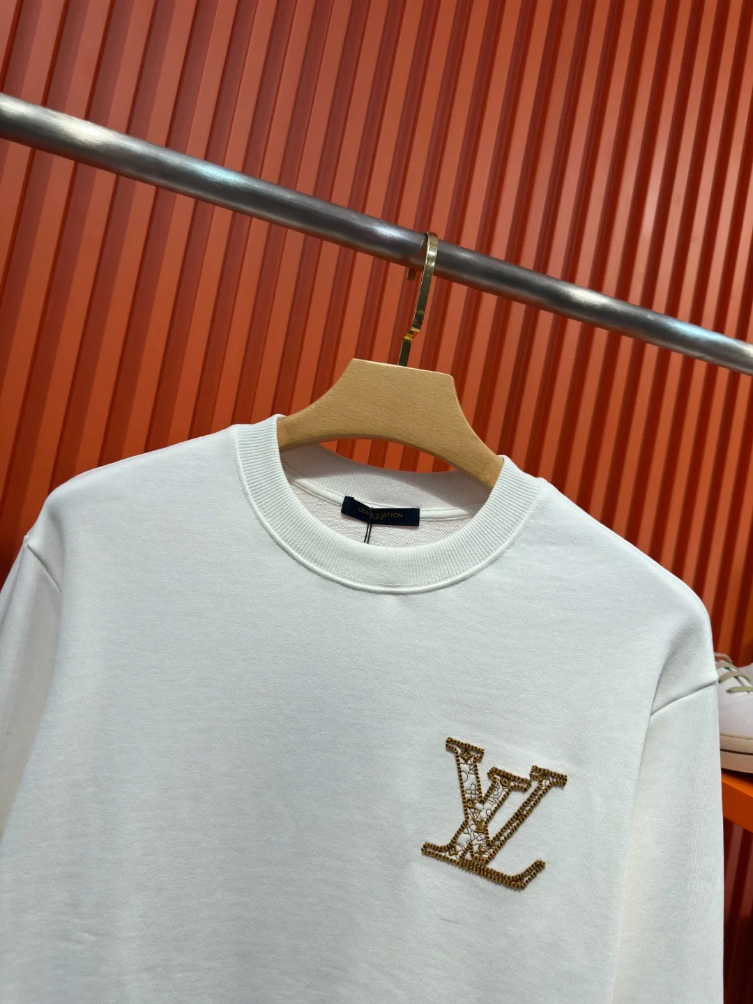 Embroidered Logo Crew-Neck Sweatshirt D19519703 — view 4