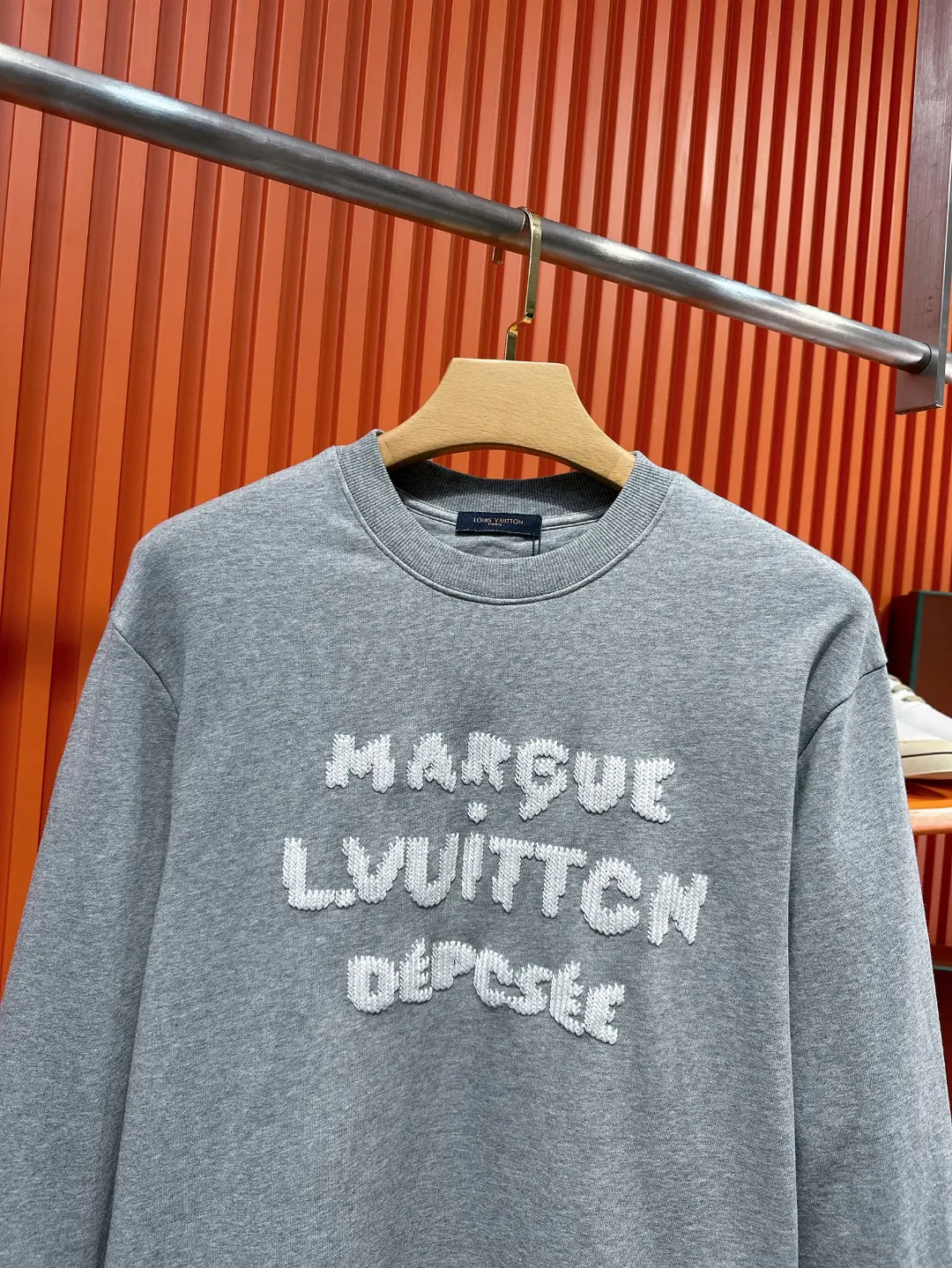Embroidered Logo Crew-Neck Sweatshirt D19519709 — view 4