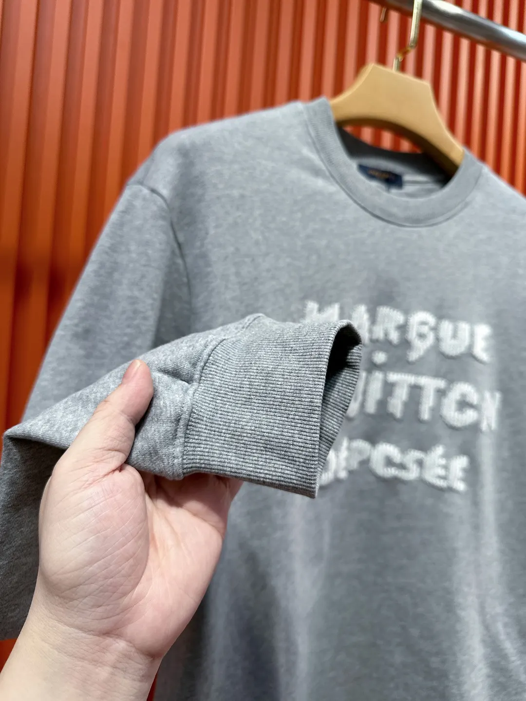 Embroidered Logo Crew-Neck Sweatshirt D19519709 — view 7