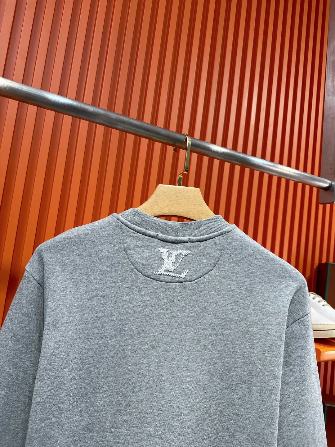 Embroidered Logo Crew-Neck Sweatshirt D19519709 — view 8