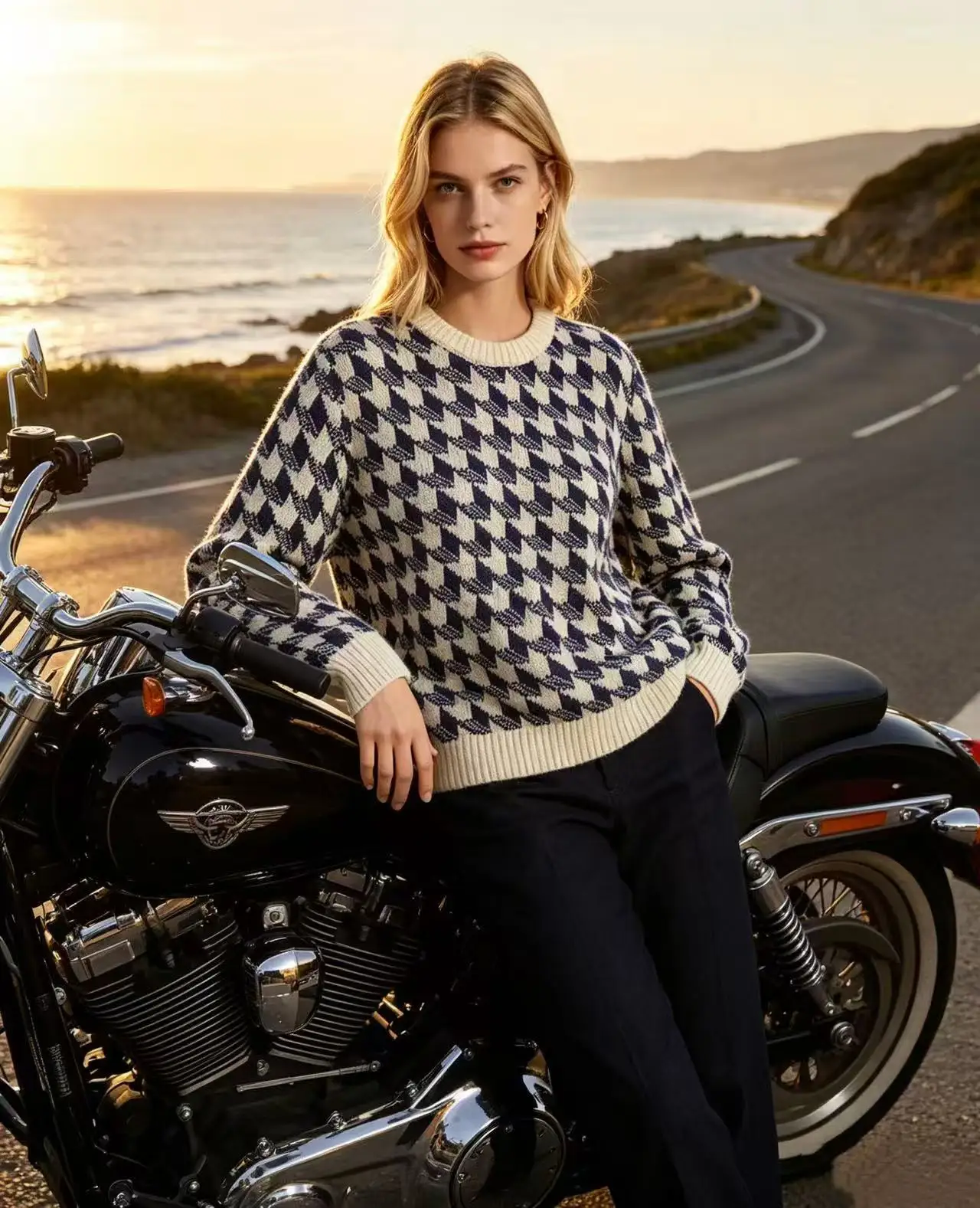 Houndstooth Jacquard Wool Crew-Neck Sweater D21019801 — view 7