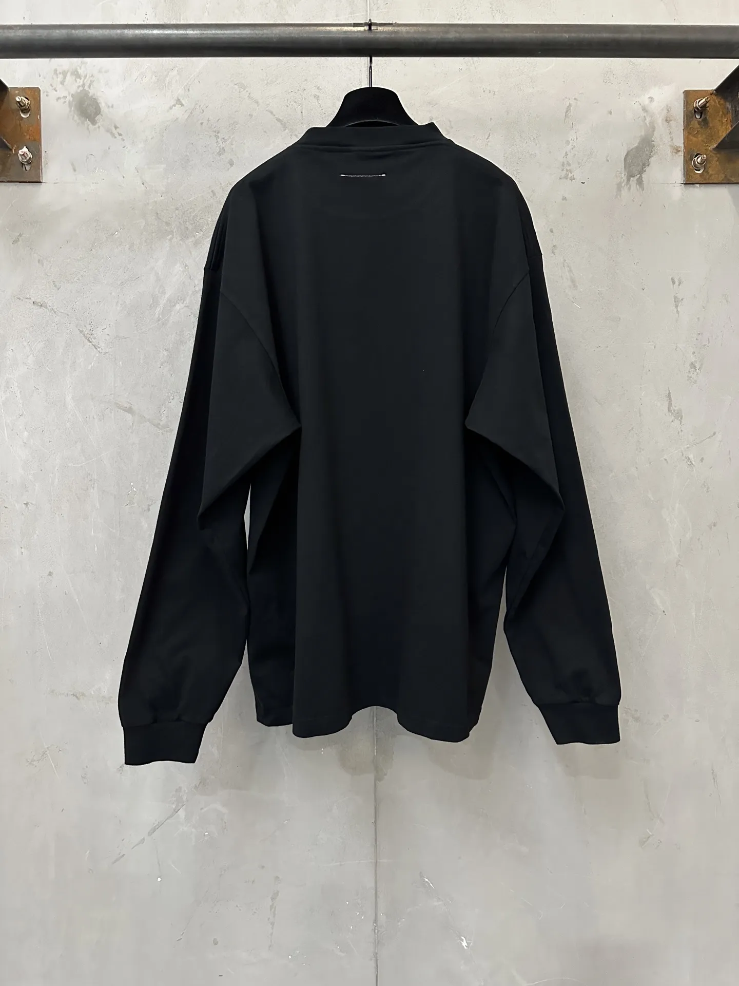 MM6 Maison Margiela Signature Logo Long-Sleeve T-Shirt D22023156 — view 2