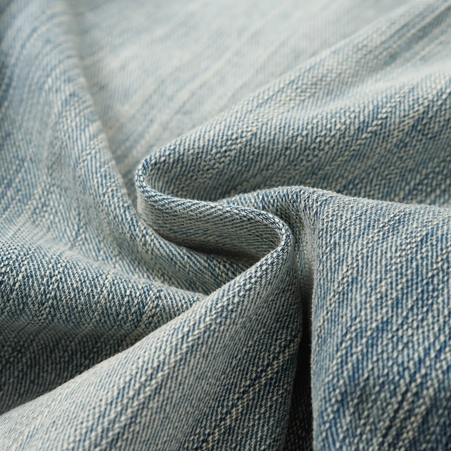 Washed Distressed Flared Jeans D25018690 — view 16