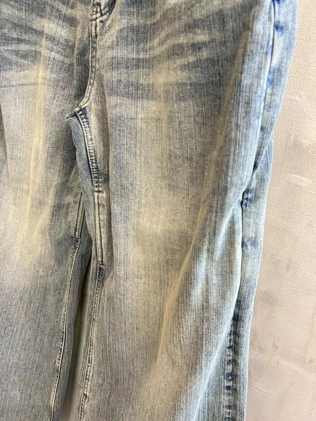 Washed Distressed Flared Jeans D25018690 — view 21