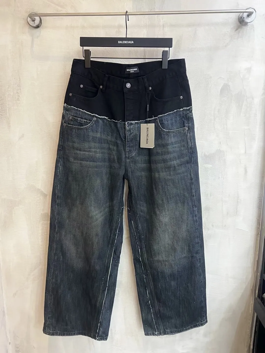 Wide-Leg Panelled Distressed Jeans D24020556 — view 9