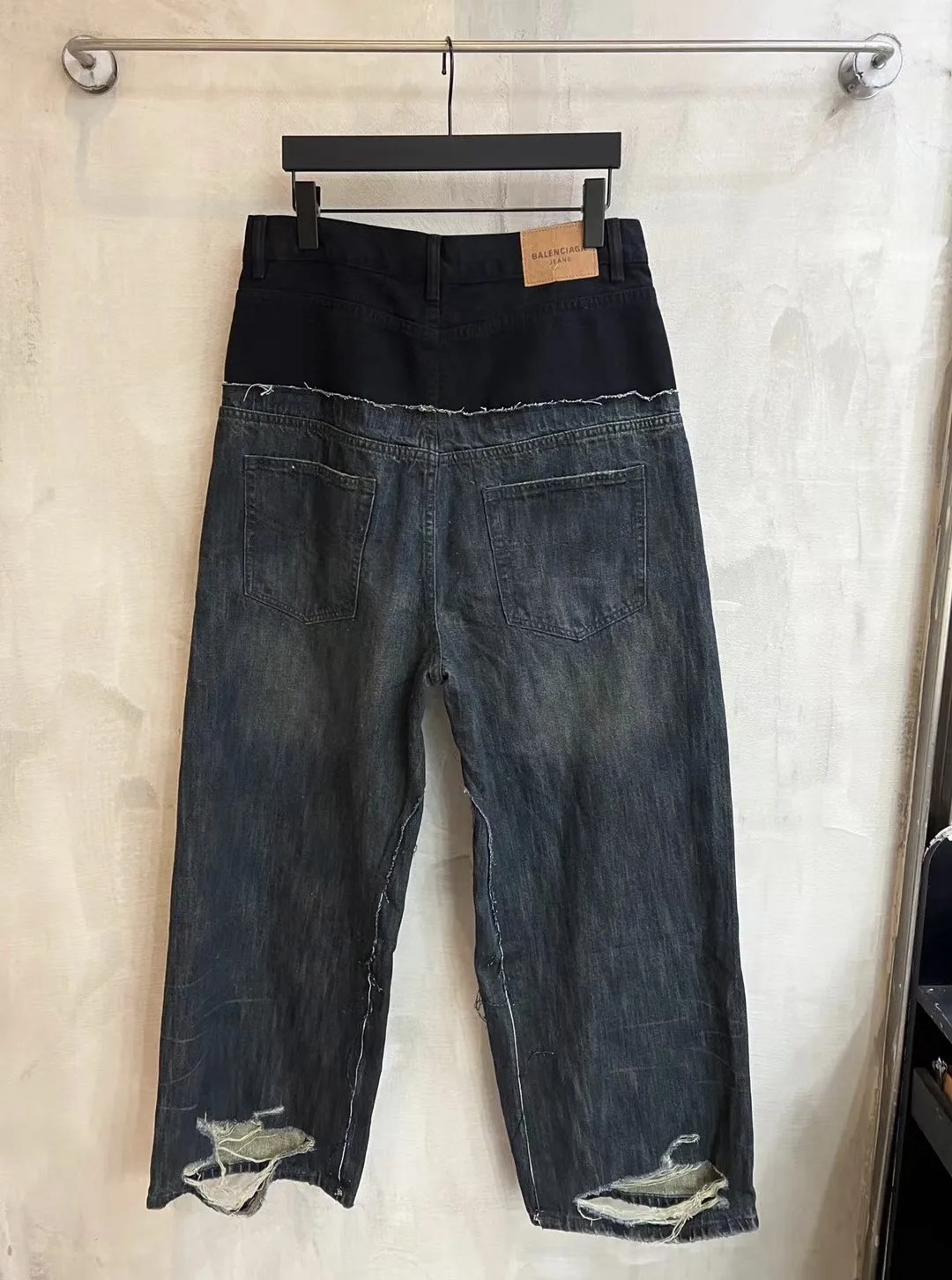 Wide-Leg Panelled Distressed Jeans D24020556 — view 10
