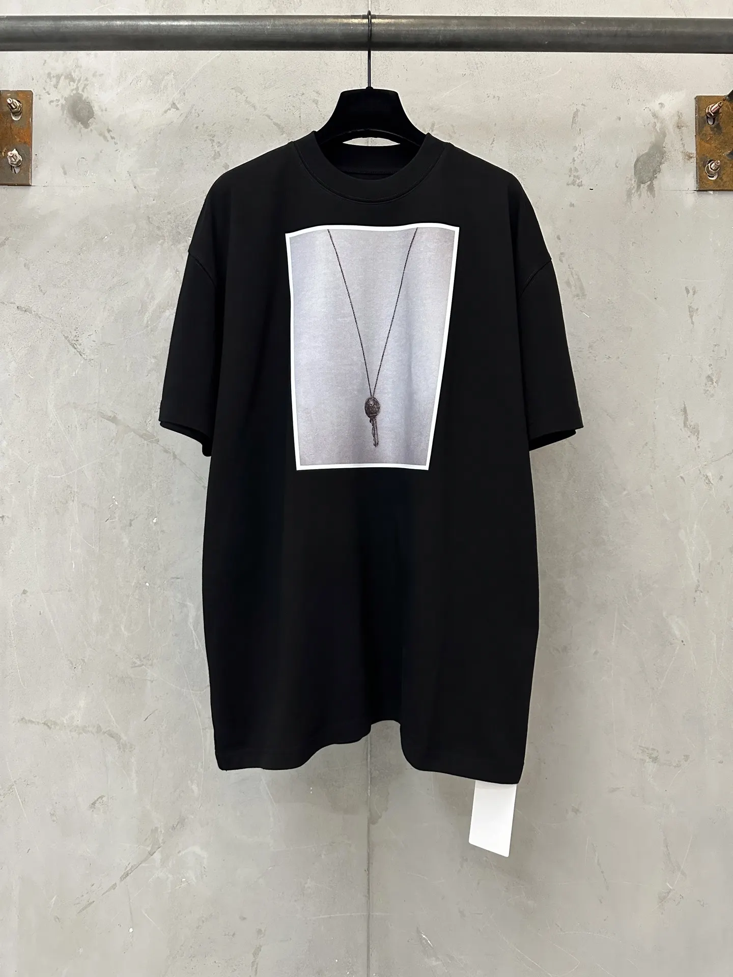 Key Graphic Print Heavyweight Cotton T-Shirt D18011351