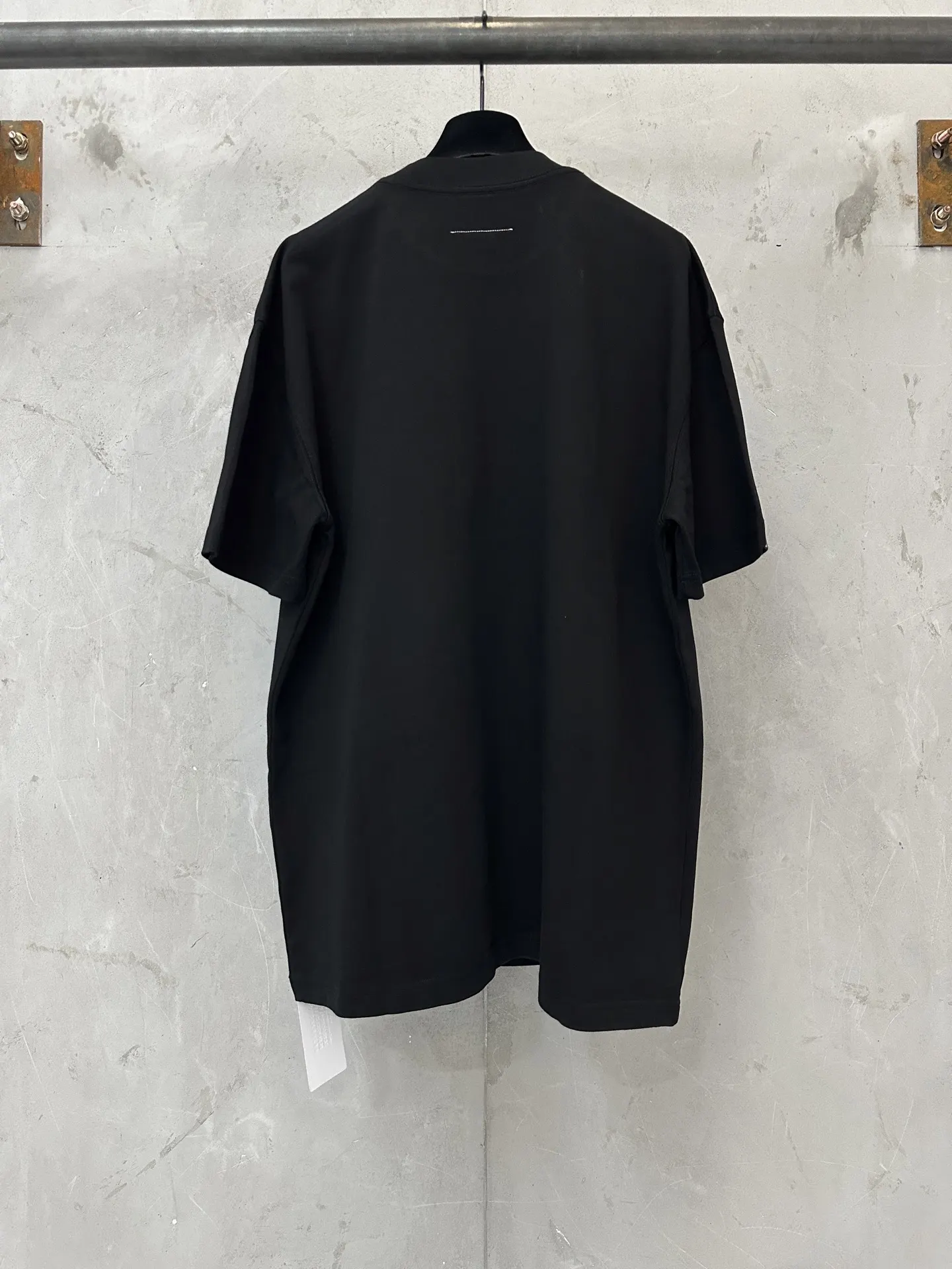 Key Graphic Print Heavyweight Cotton T-Shirt D18011351 — view 2