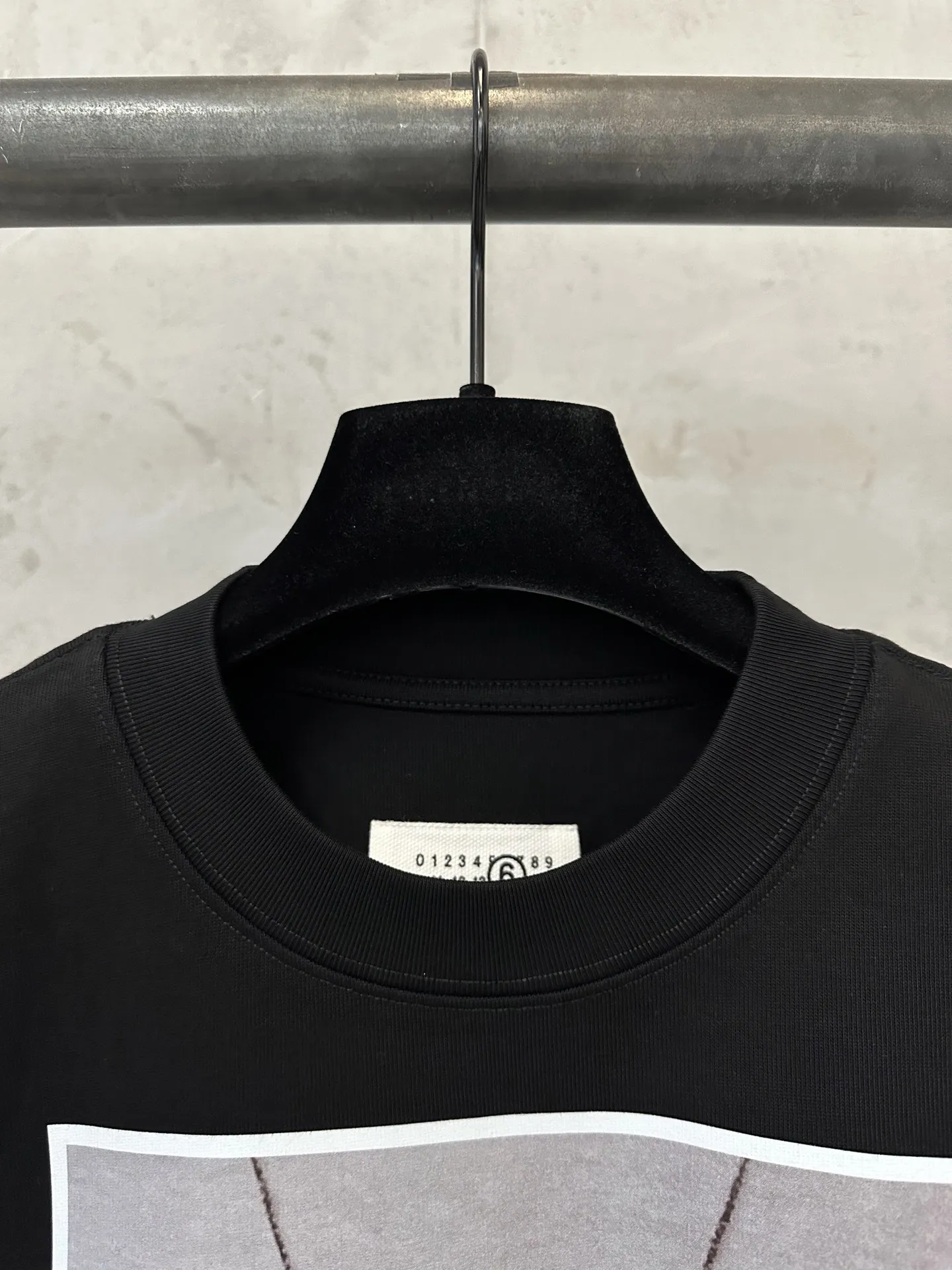 Key Graphic Print Heavyweight Cotton T-Shirt D18011351 — view 5