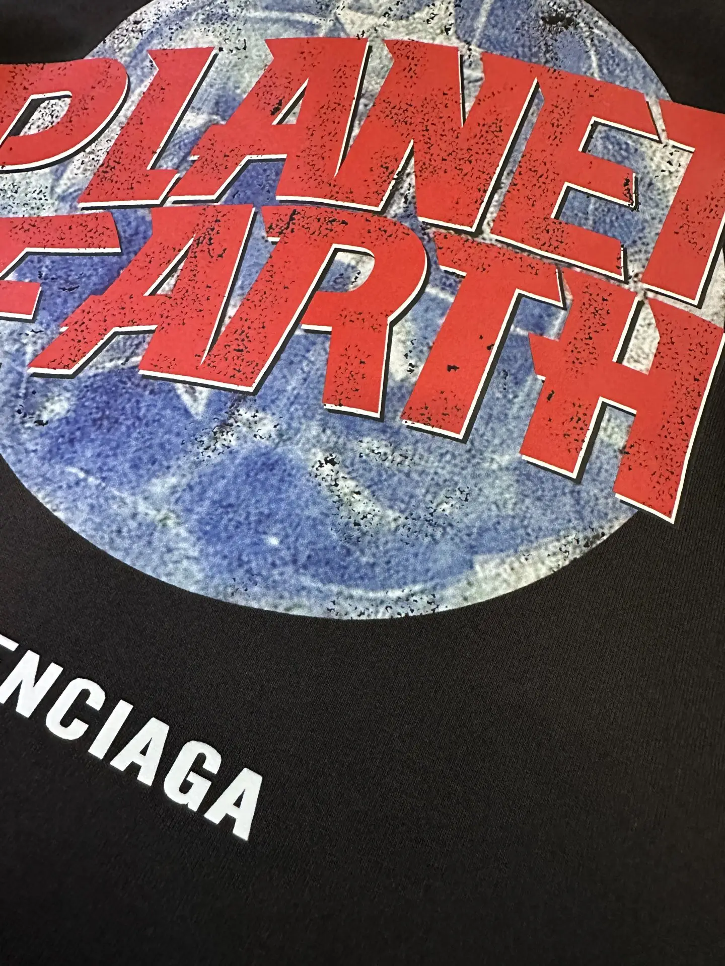 Planet Earth Distressed Graphic T-Shirt D21012422 — view 8