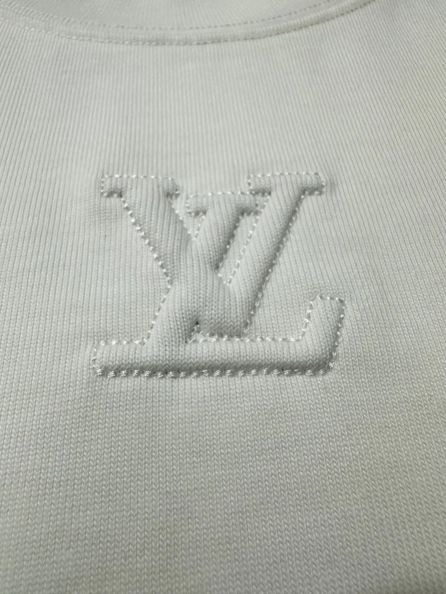 Embossed Logo Heavyweight Cotton T-Shirt D21020486 — view 7