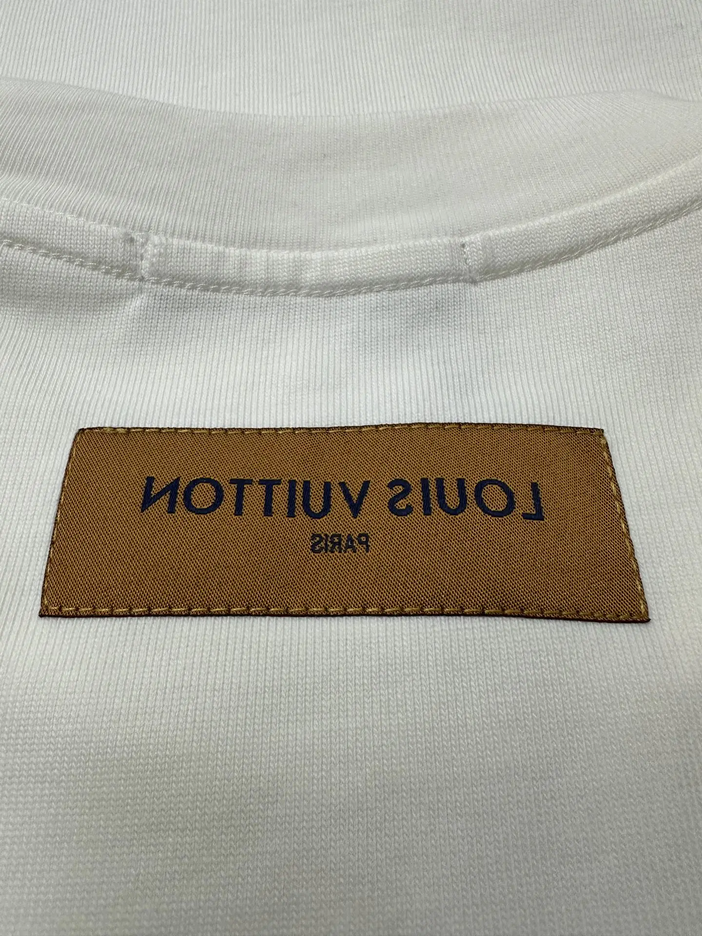 Embossed Logo Heavyweight Cotton T-Shirt D21020486 — view 9
