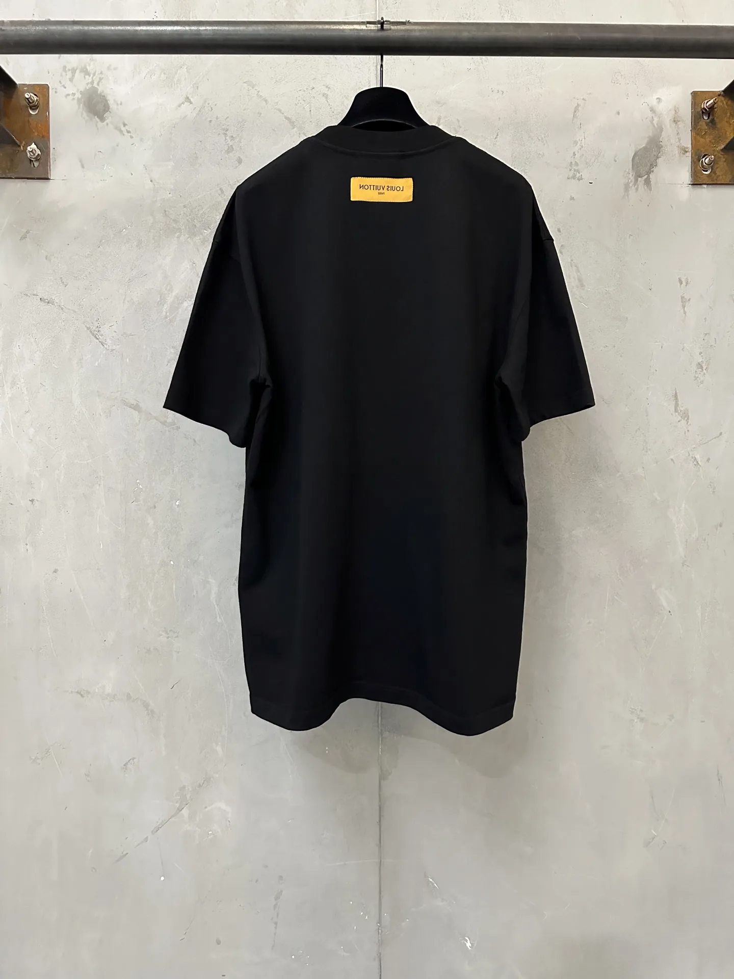 Embossed Logo Heavyweight Cotton T-Shirt D21020484 — view 2