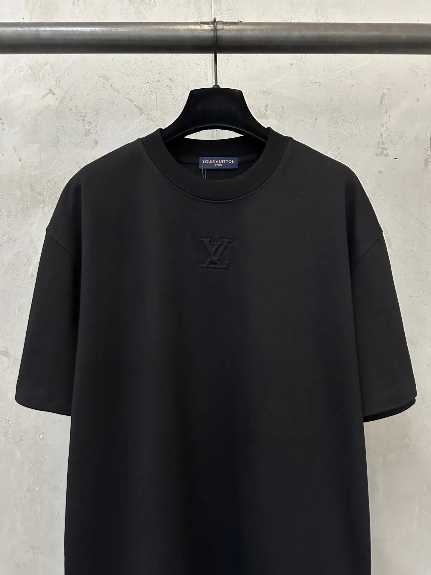 Embossed Logo Heavyweight Cotton T-Shirt D21020484 — view 3