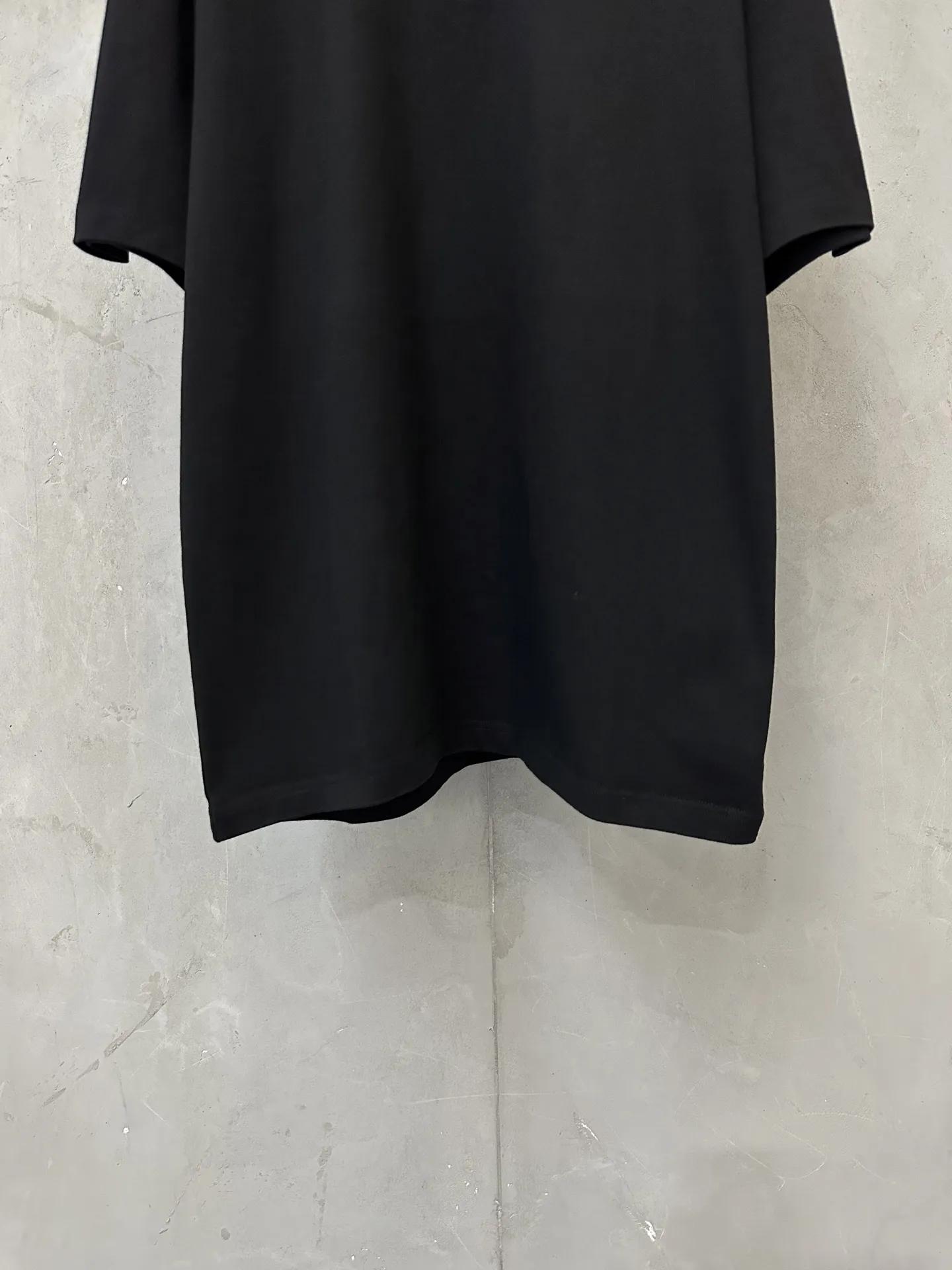 Embossed Logo Heavyweight Cotton T-Shirt D21020484 — view 4