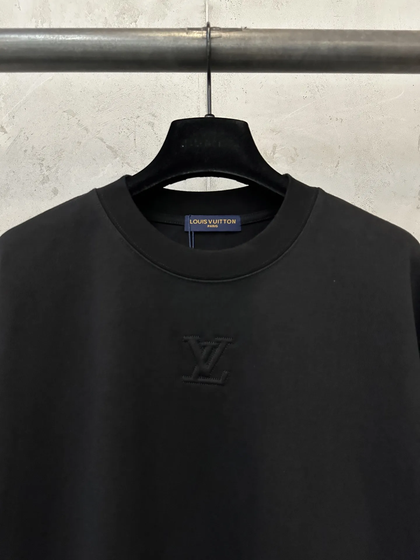Embossed Logo Heavyweight Cotton T-Shirt D21020484 — view 5