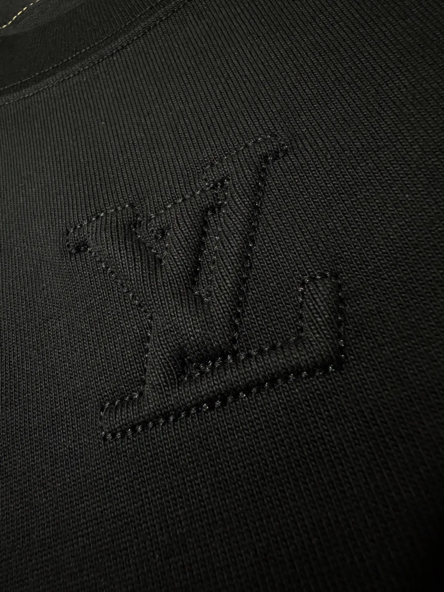 Embossed Logo Heavyweight Cotton T-Shirt D21020484 — view 9
