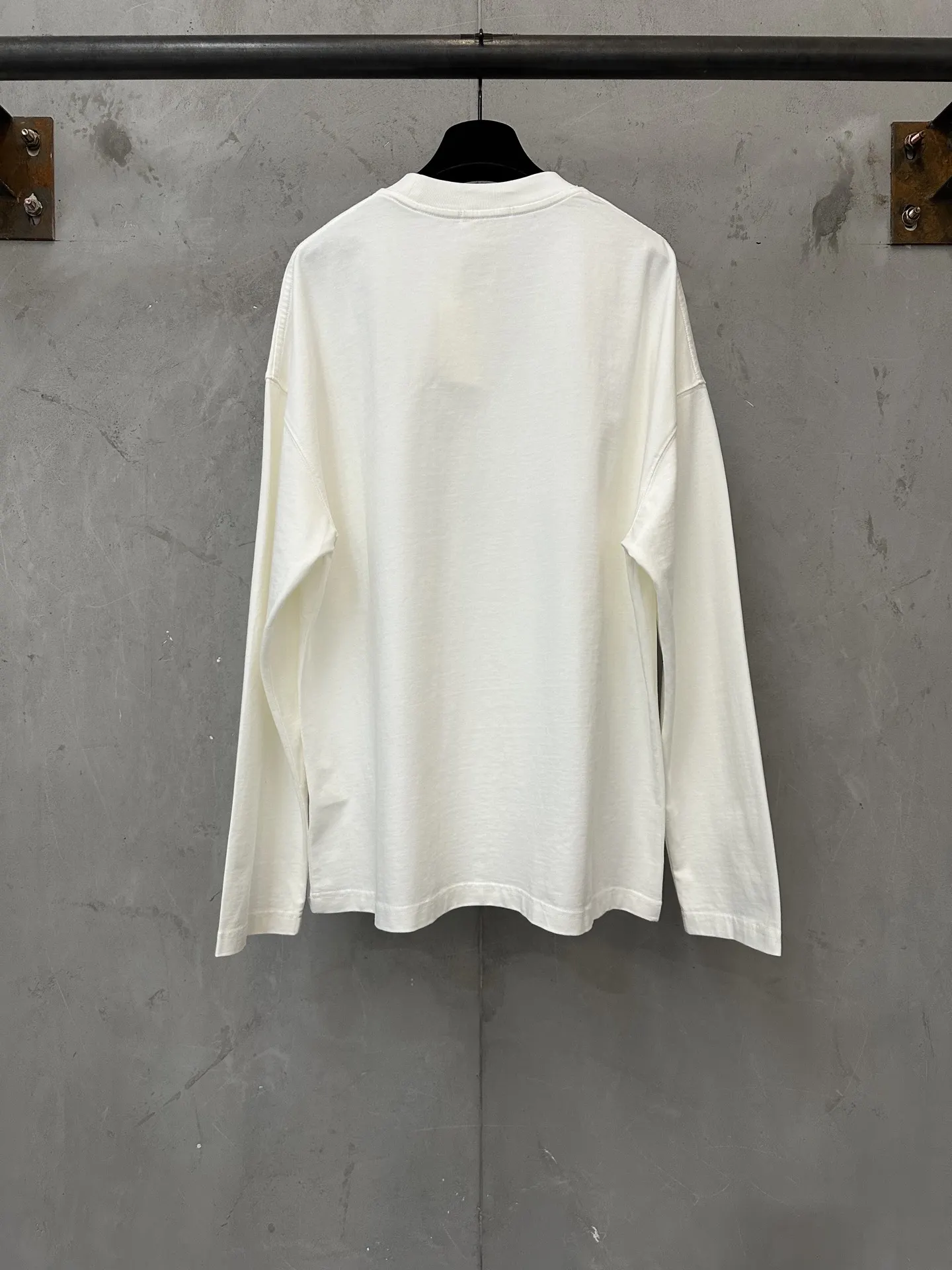 Triomphe Carriage Embroidered Long-Sleeve T-Shirt D22018847 — view 2