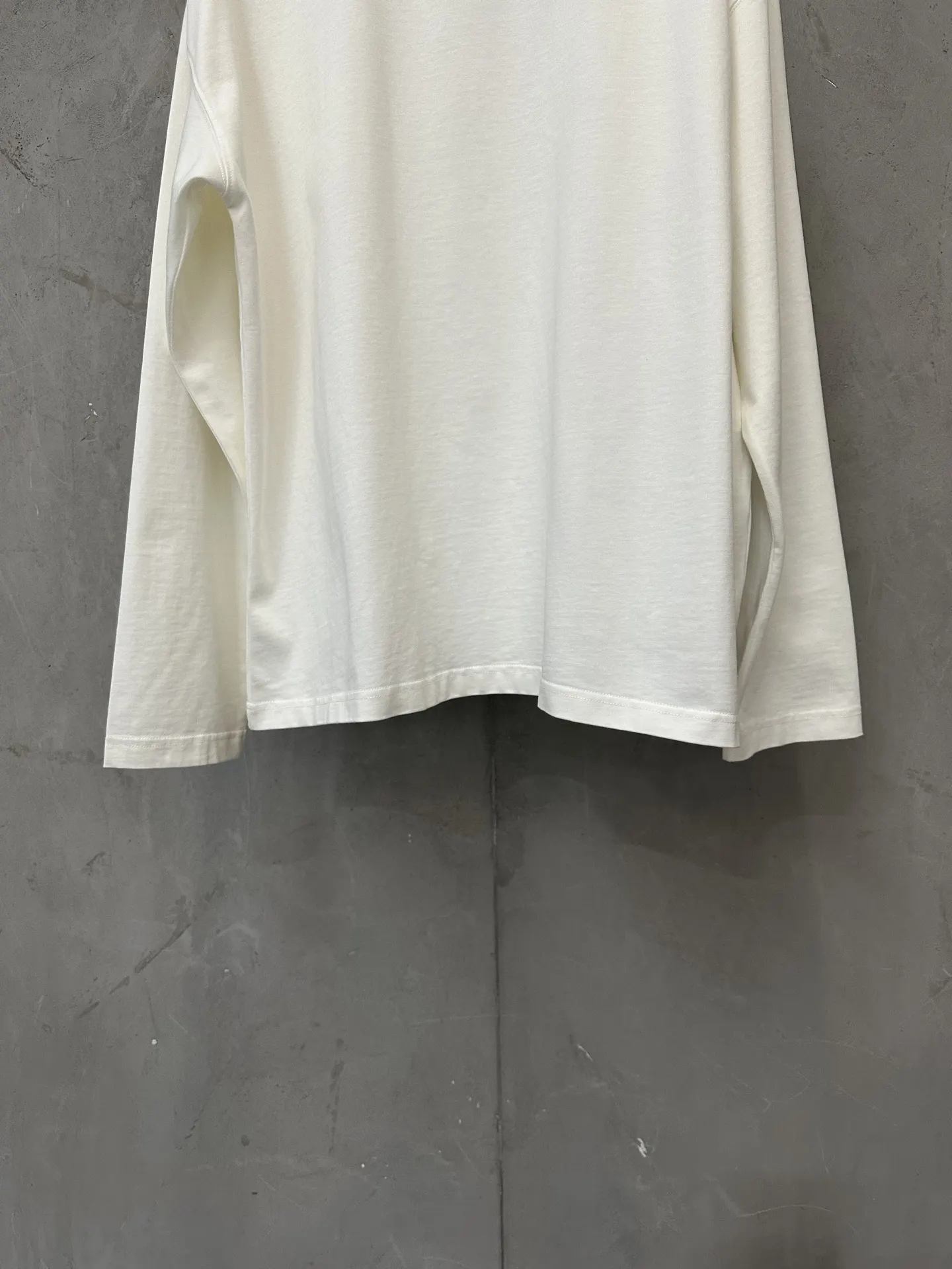 Triomphe Carriage Embroidered Long-Sleeve T-Shirt D22018847 — view 4