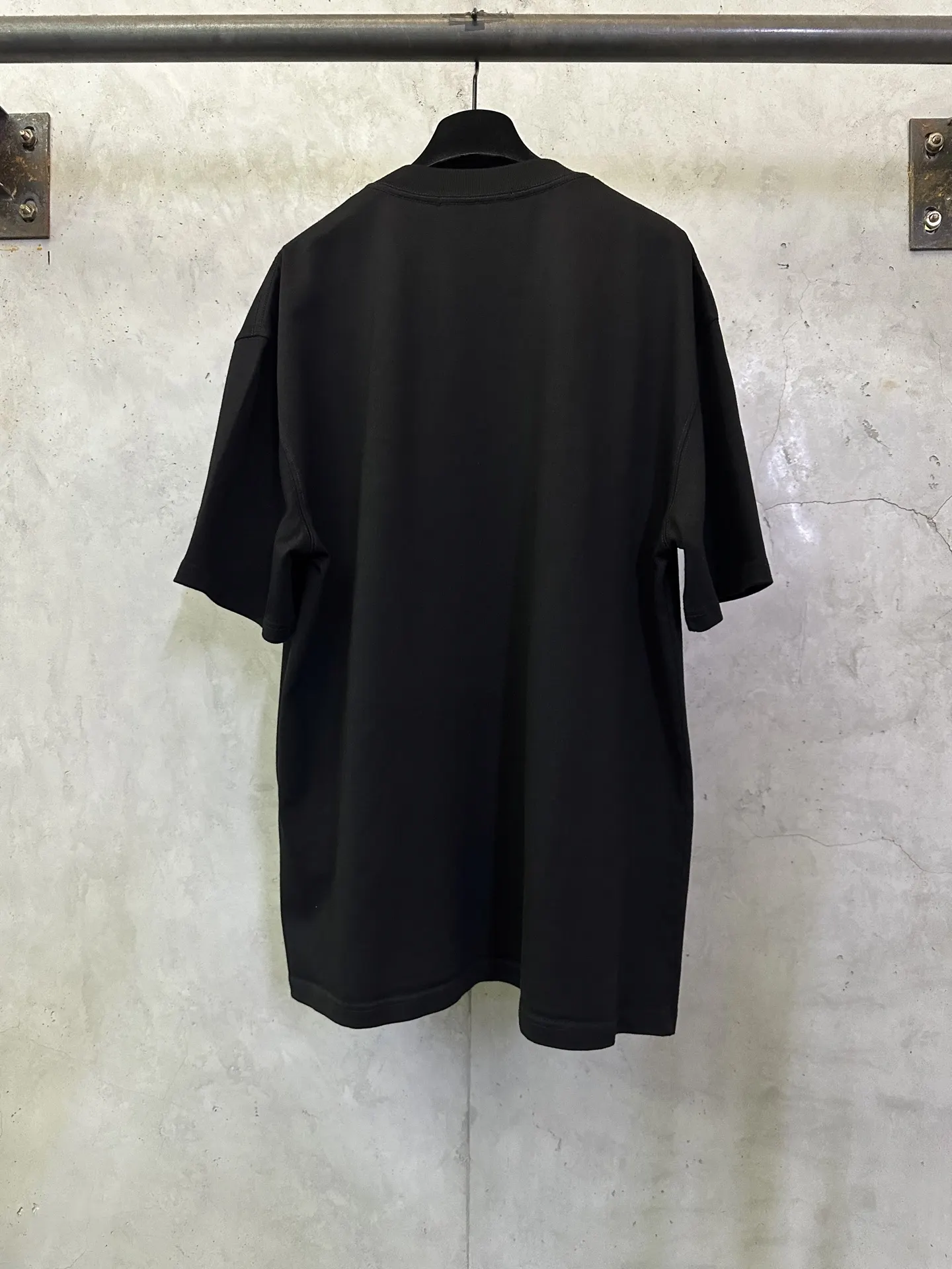 Rhinestone Logo Heavyweight Cotton T-Shirt D22015307 — view 2