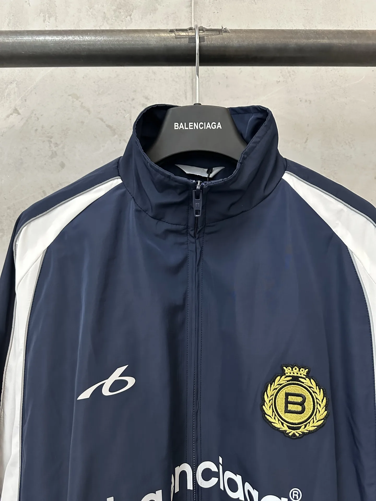 Logo-Print Reflective Nylon Track Jacket D33022212 — view 5