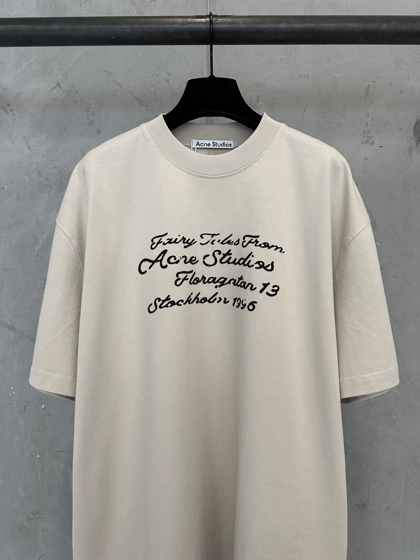 Logo Script Heavyweight Cotton T-Shirt D22011897 — view 3