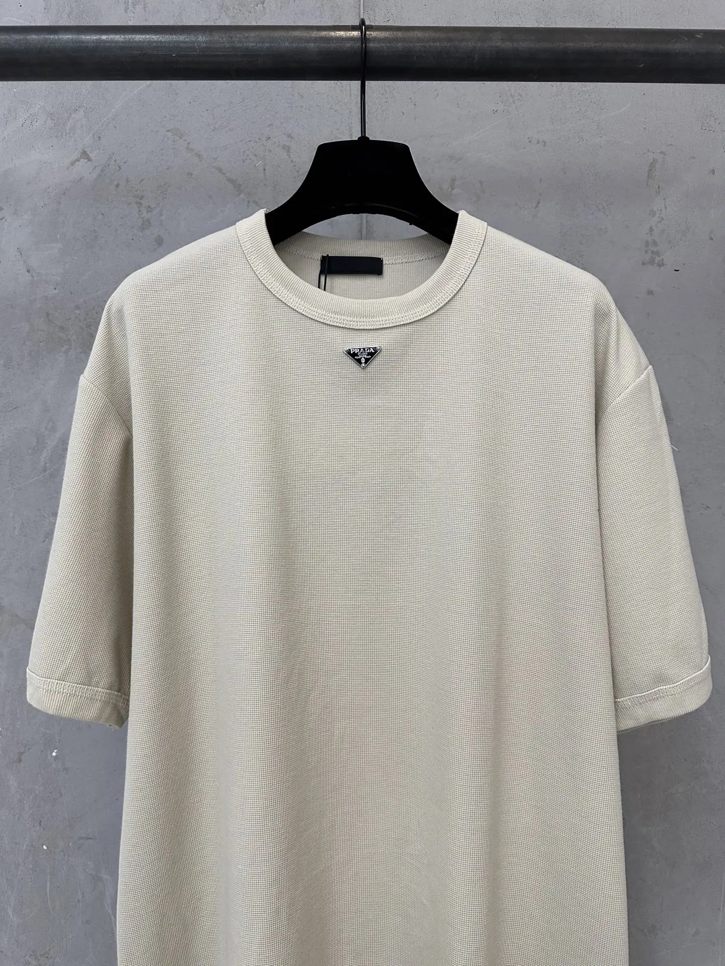 Logo-Plaque Waffle-Knit Cotton T-Shirt D16011355 — view 3