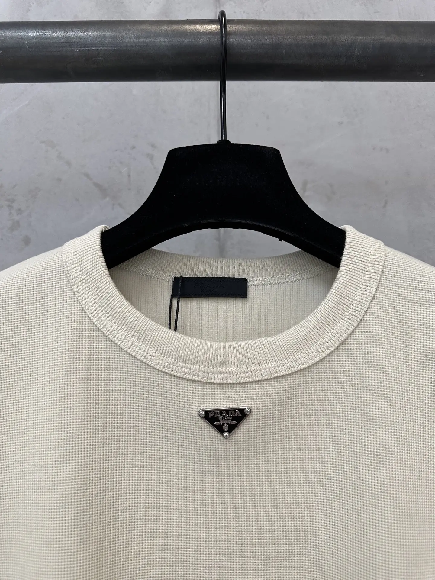 Logo-Plaque Waffle-Knit Cotton T-Shirt D16011355 — view 5