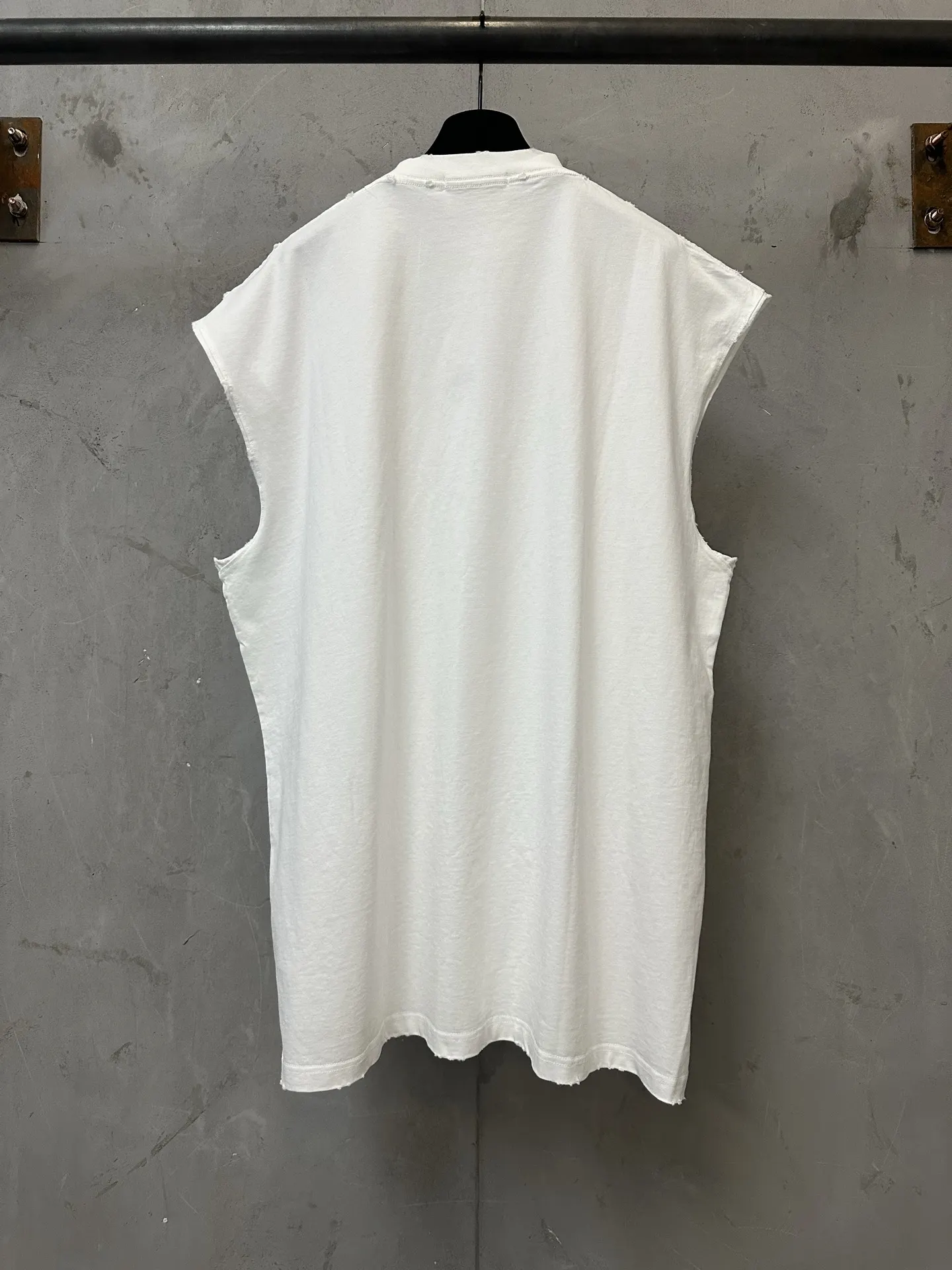 MM6 Logo Print Sleeveless T-Shirt D16011184 — view 2