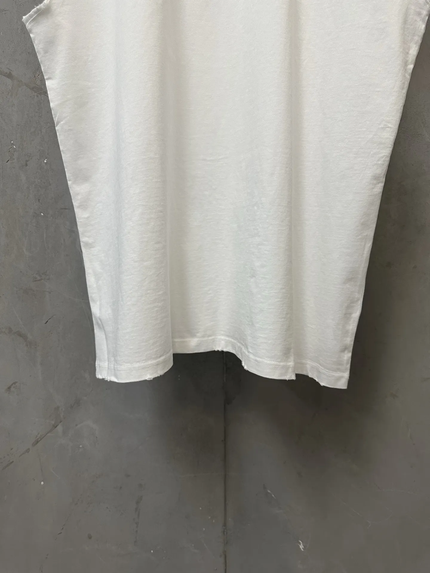 MM6 Logo Print Sleeveless T-Shirt D16011184 — view 4