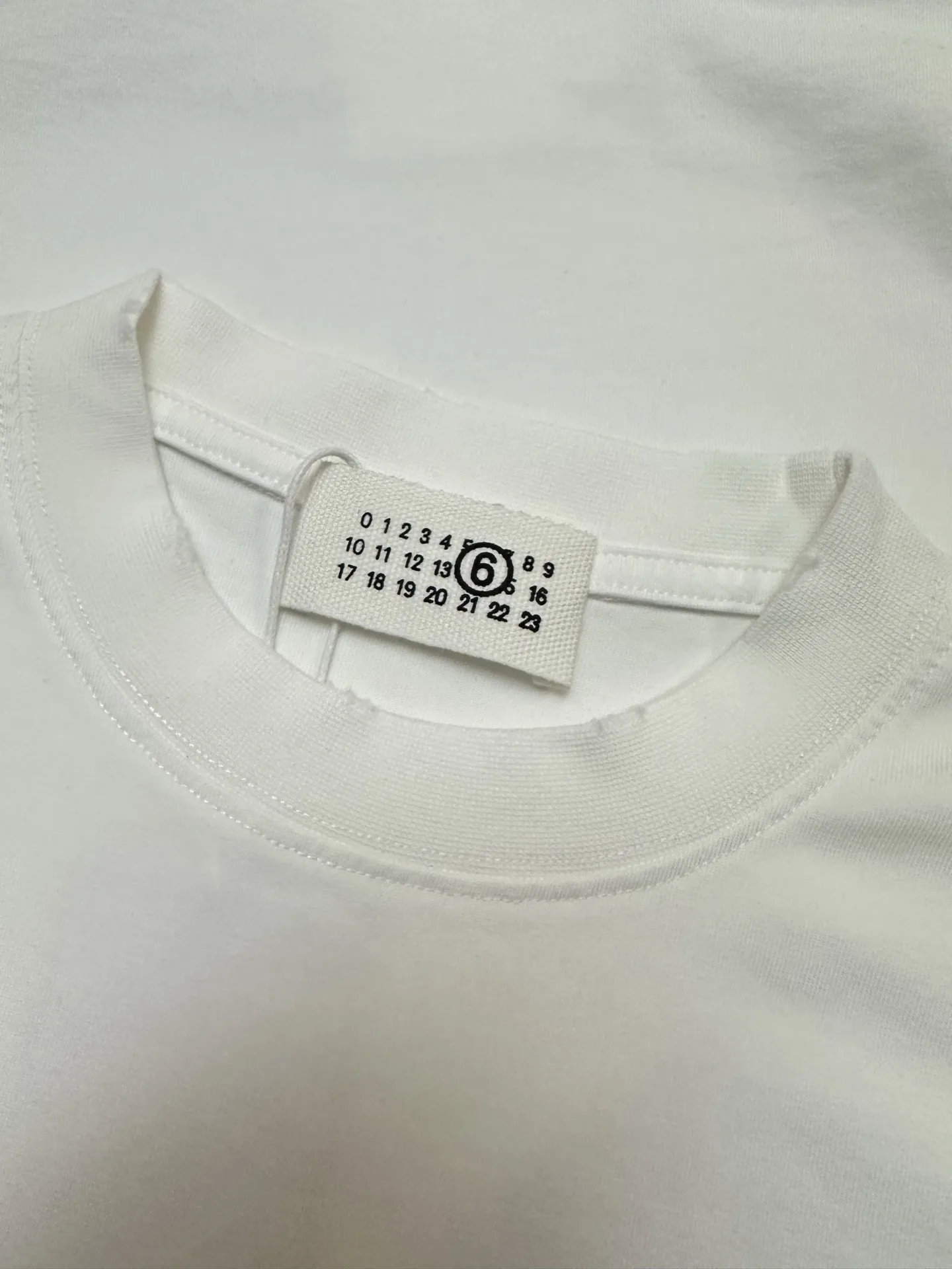 MM6 Logo Print Sleeveless T-Shirt D16011184 — view 6