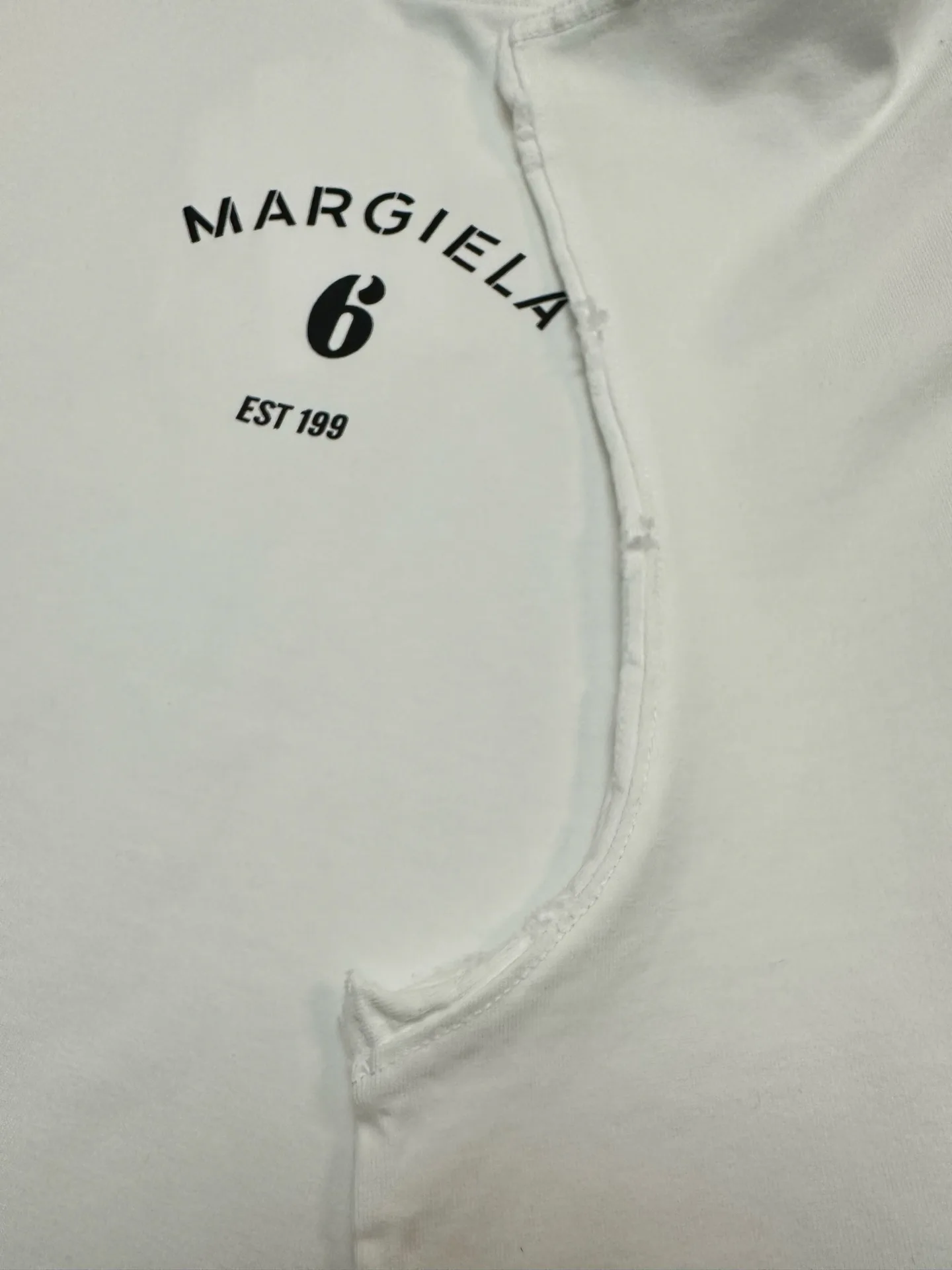 MM6 Logo Print Sleeveless T-Shirt D16011184 — view 8