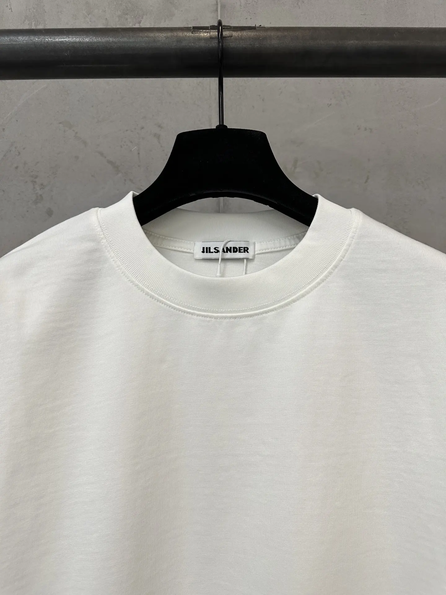 Logo Print Heavyweight Cotton Long-Sleeve T-Shirt D20023738 — view 5